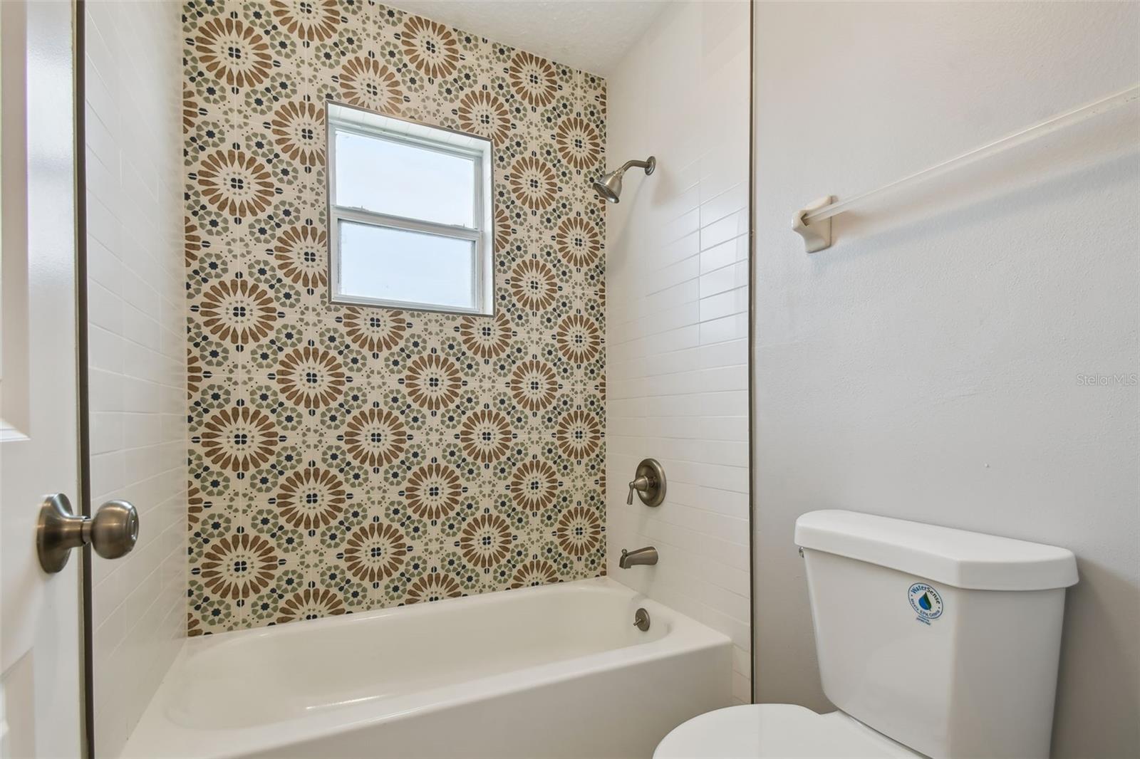 Image 24 of 32 For 811 Abbeville Court