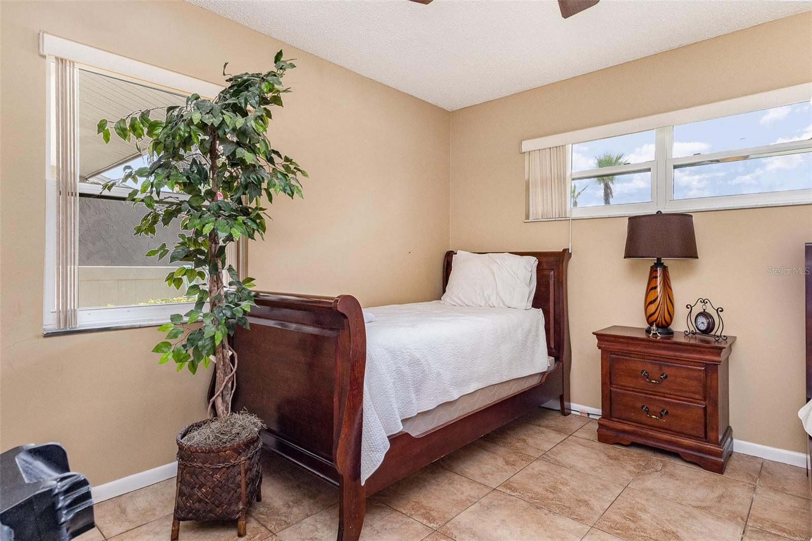 Image 14 of 18 For 5225 Imperial Lakes Boulevard 41