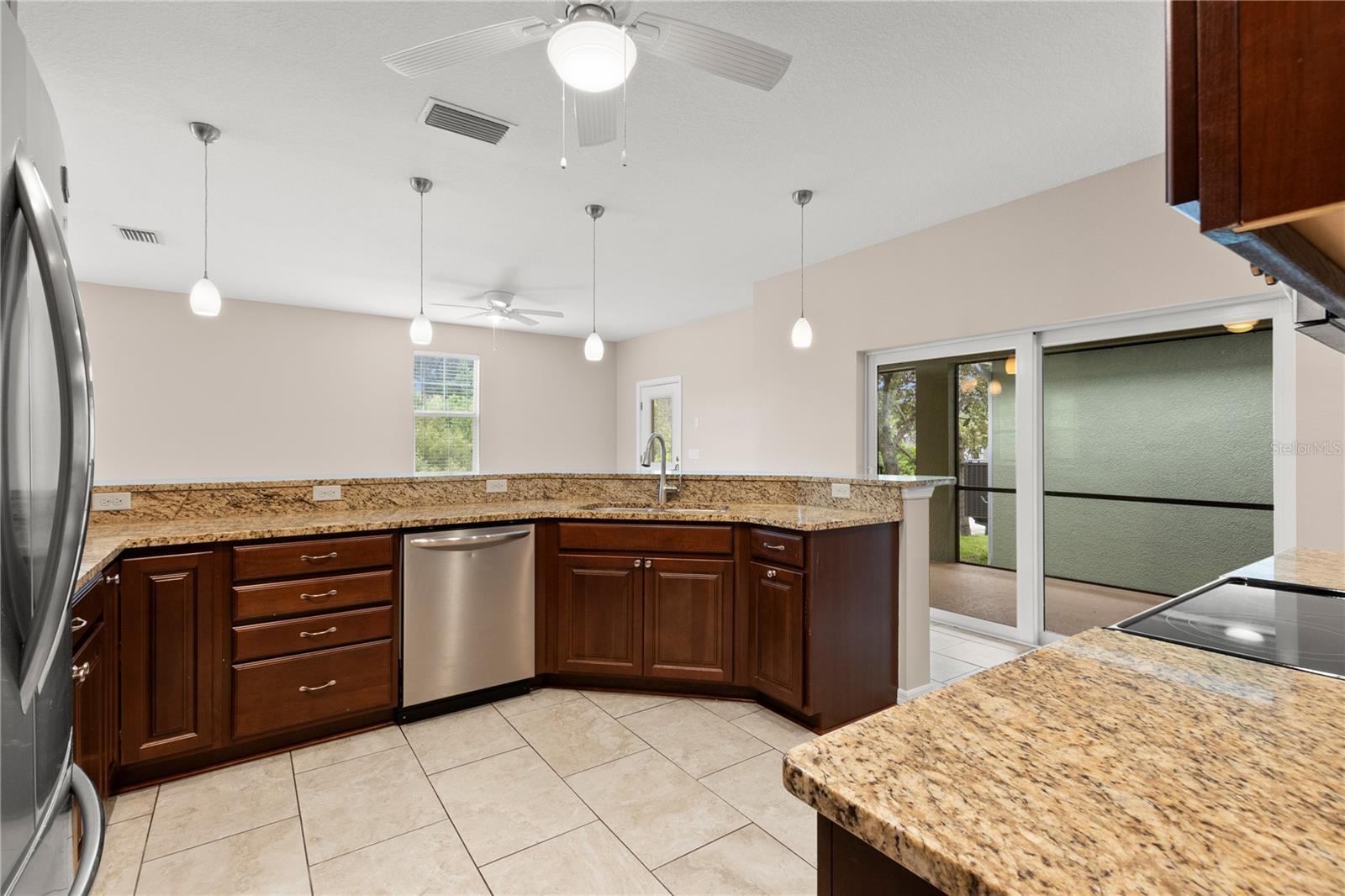 Image 13 of 35 For 7333 Trask Street