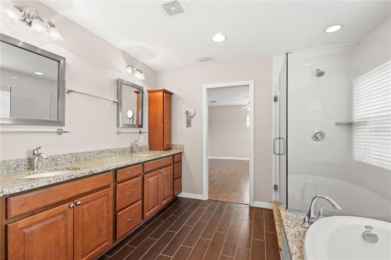 Image 27 of 35 For 7333 Trask Street
