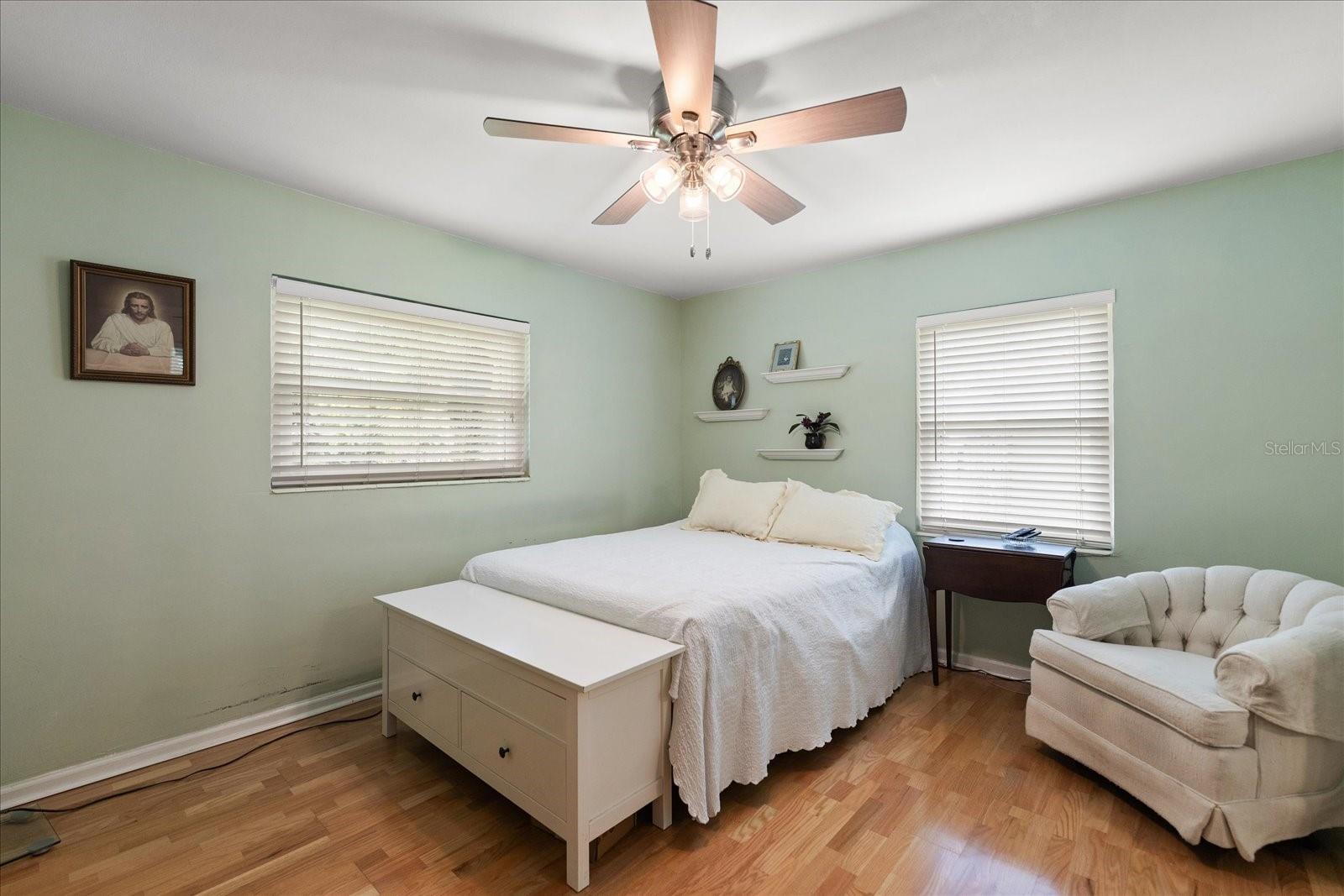 Image 22 of 32 For 4321 Thatcher Avenue