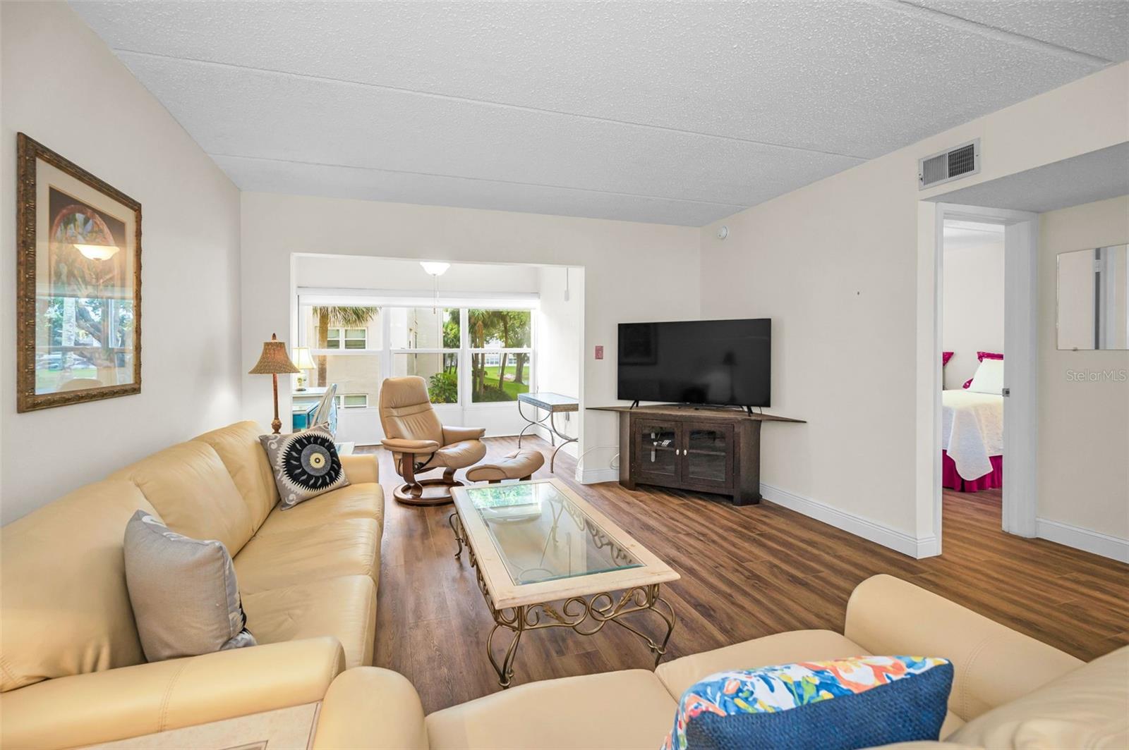 Image 15 of 61 For 920 Virginia Street 204