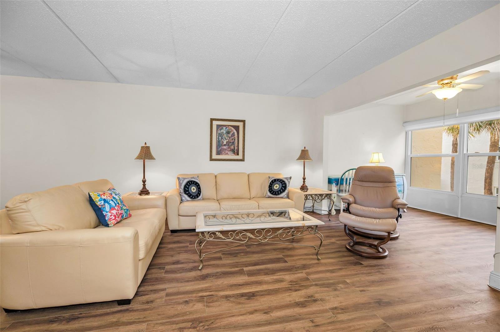 Image 16 of 61 For 920 Virginia Street 204