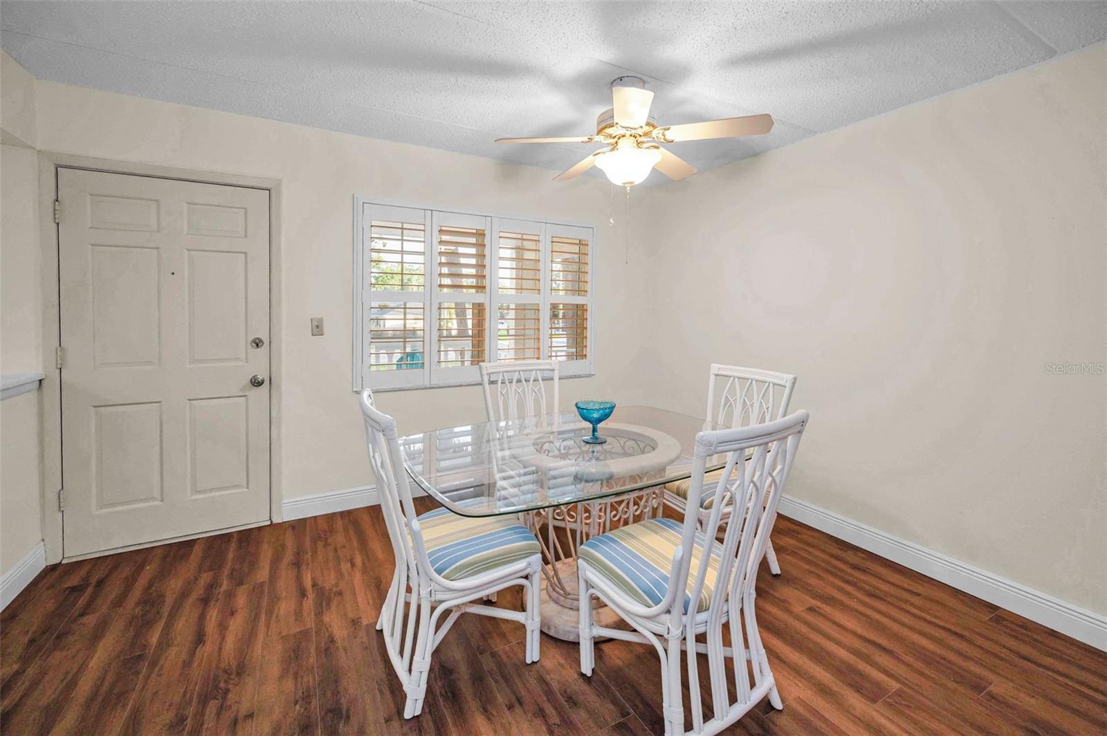 Image 19 of 61 For 920 Virginia Street 204