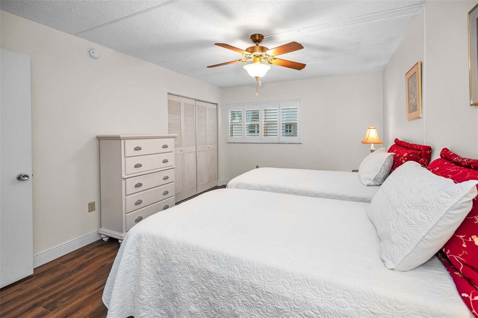 Image 30 of 61 For 920 Virginia Street 204