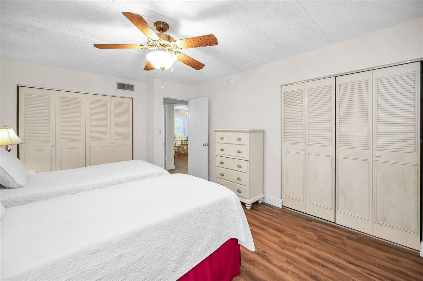 Image 31 of 61 For 920 Virginia Street 204