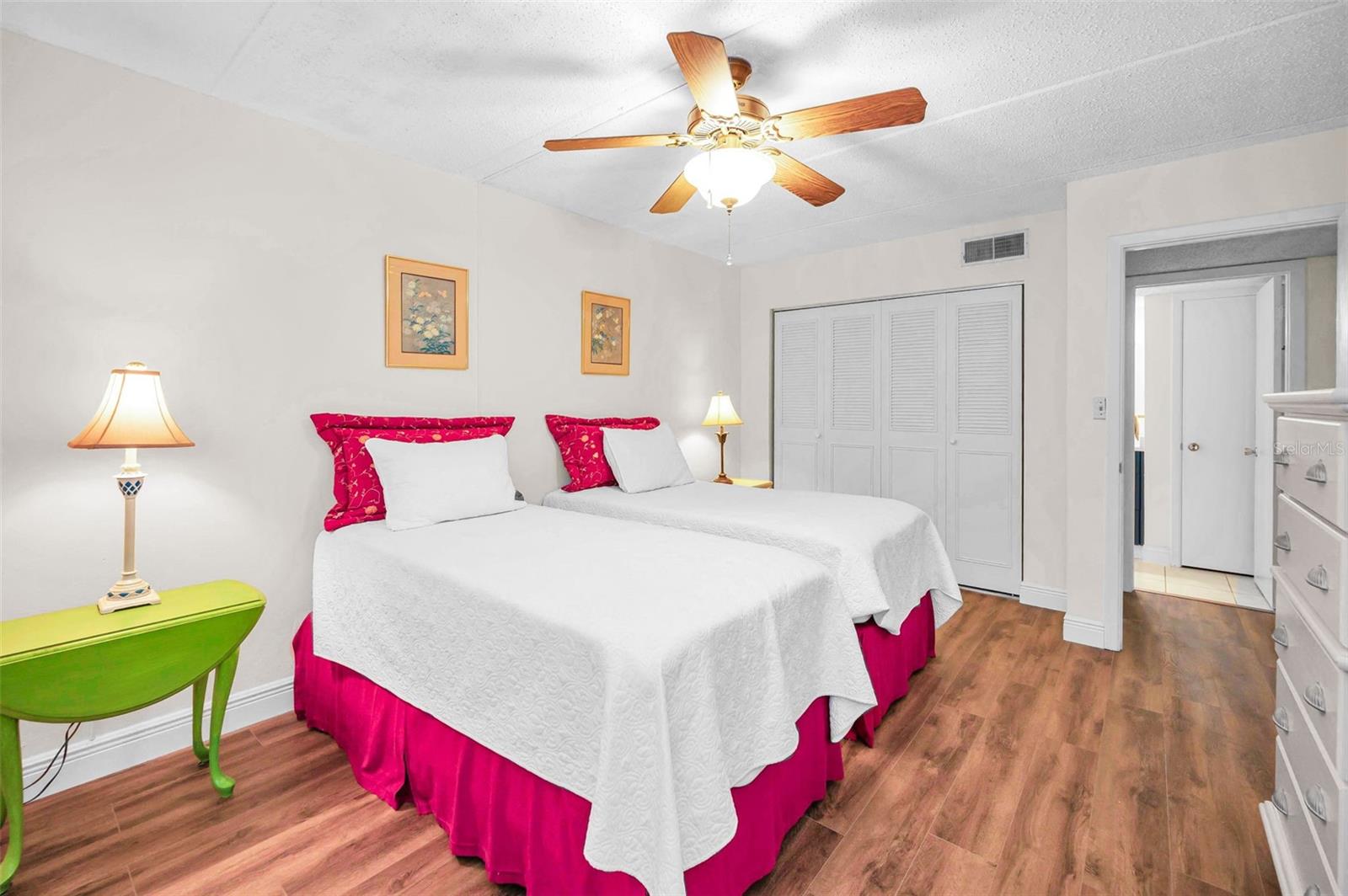 Image 32 of 61 For 920 Virginia Street 204
