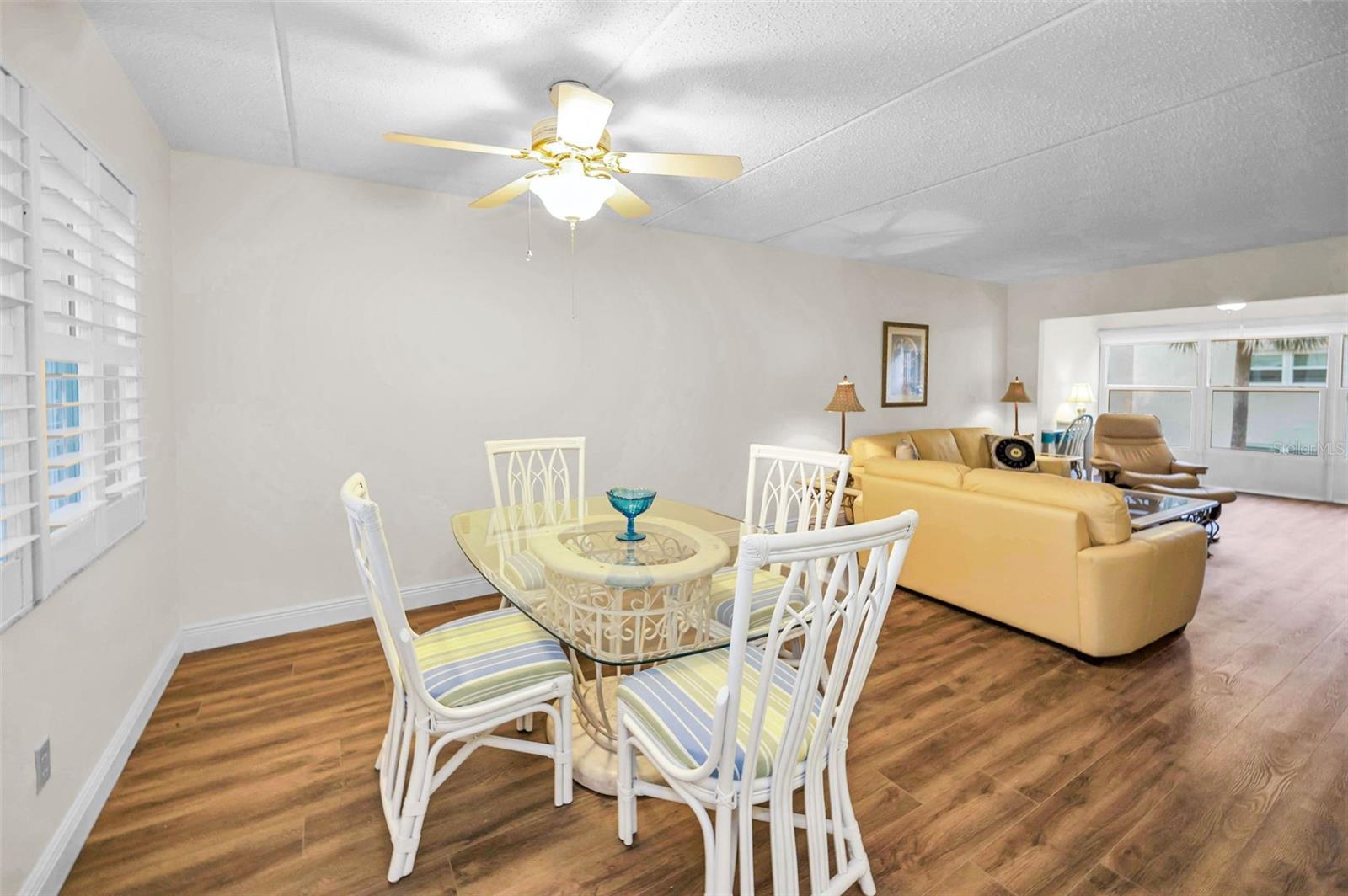 Image 8 of 61 For 920 Virginia Street 204