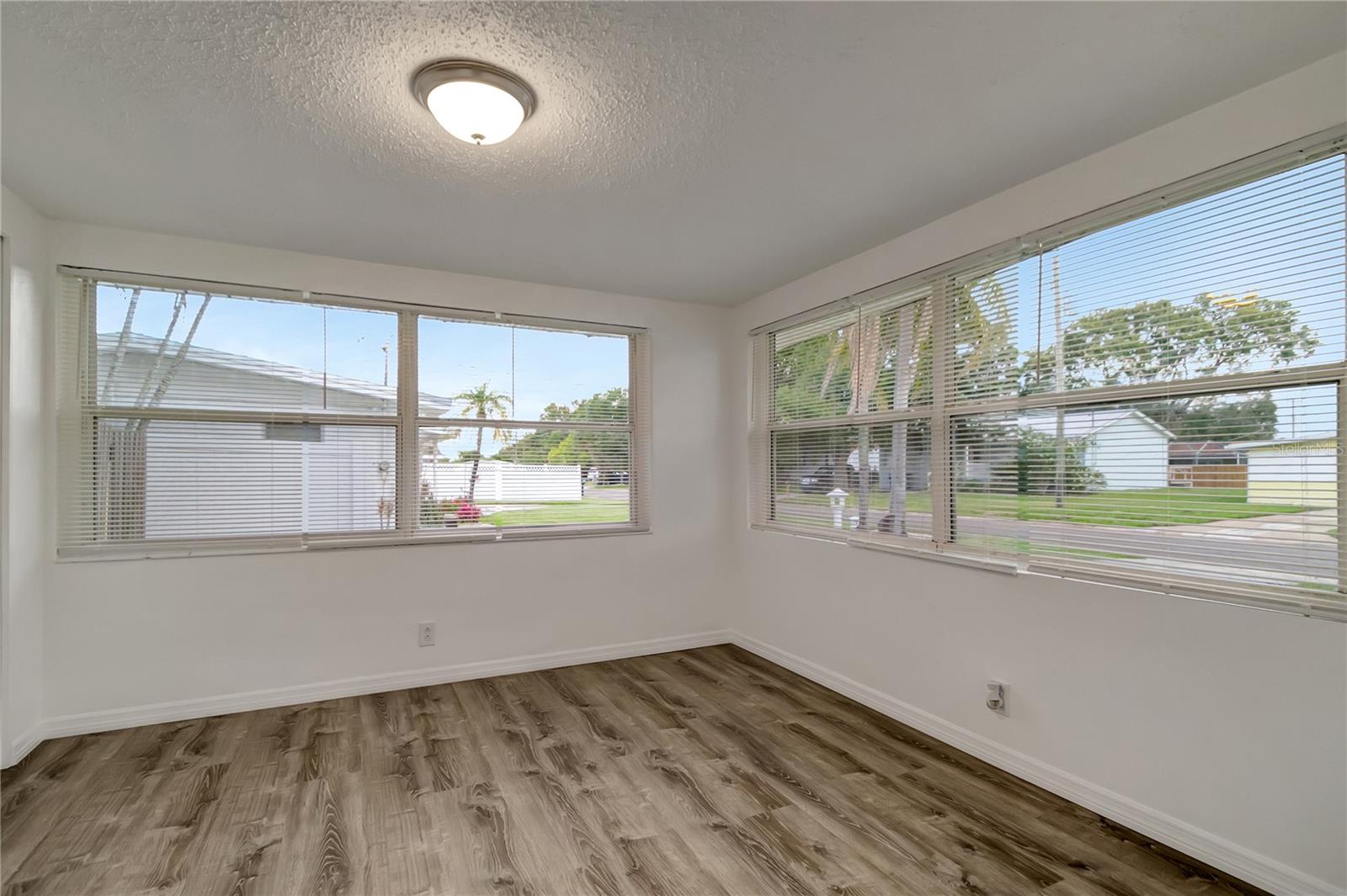 Image 15 of 35 For 517 Fairhope Drive