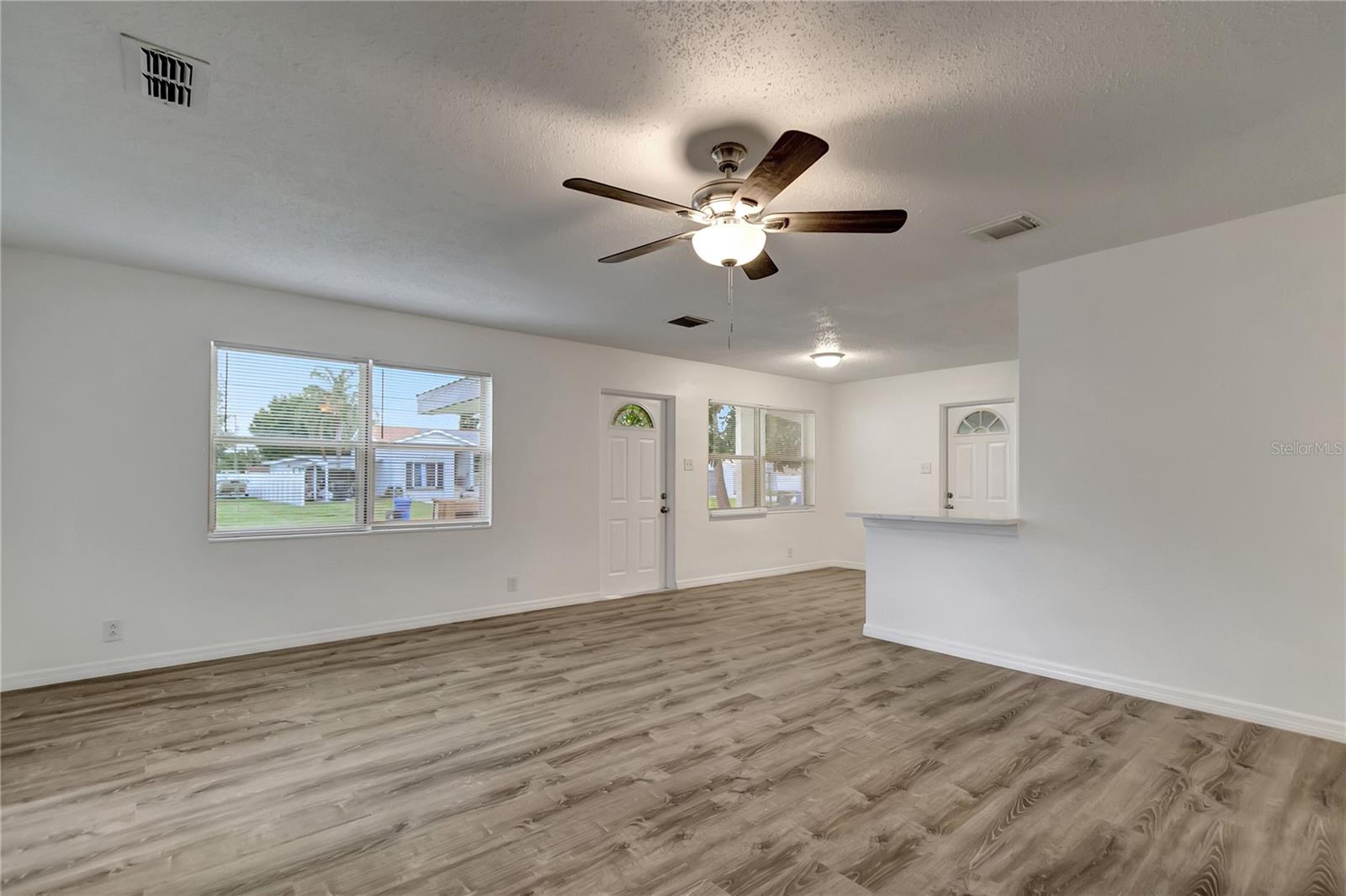 Image 7 of 35 For 517 Fairhope Drive