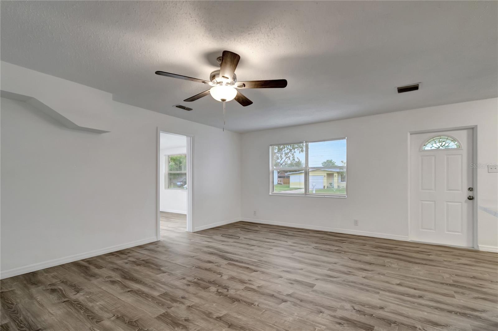 Image 8 of 35 For 517 Fairhope Drive