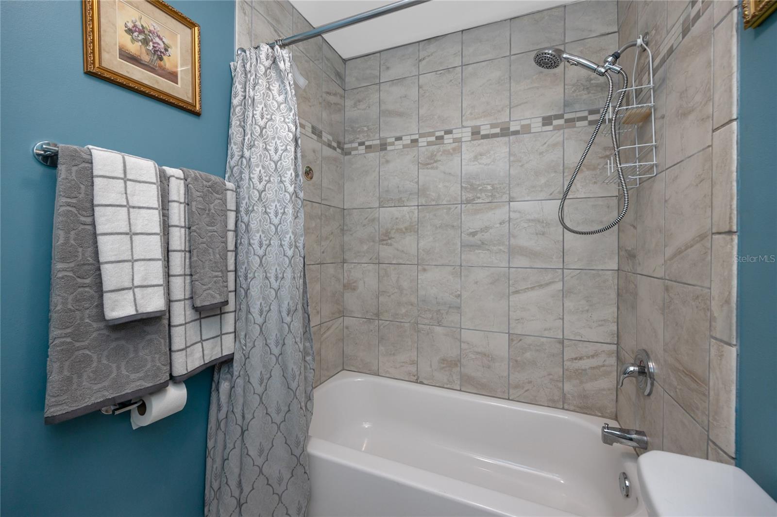 Image 21 of 44 For 6084 71st Avenue N