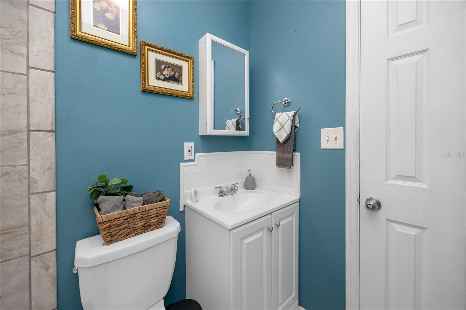 Image 22 of 44 For 6084 71st Avenue N
