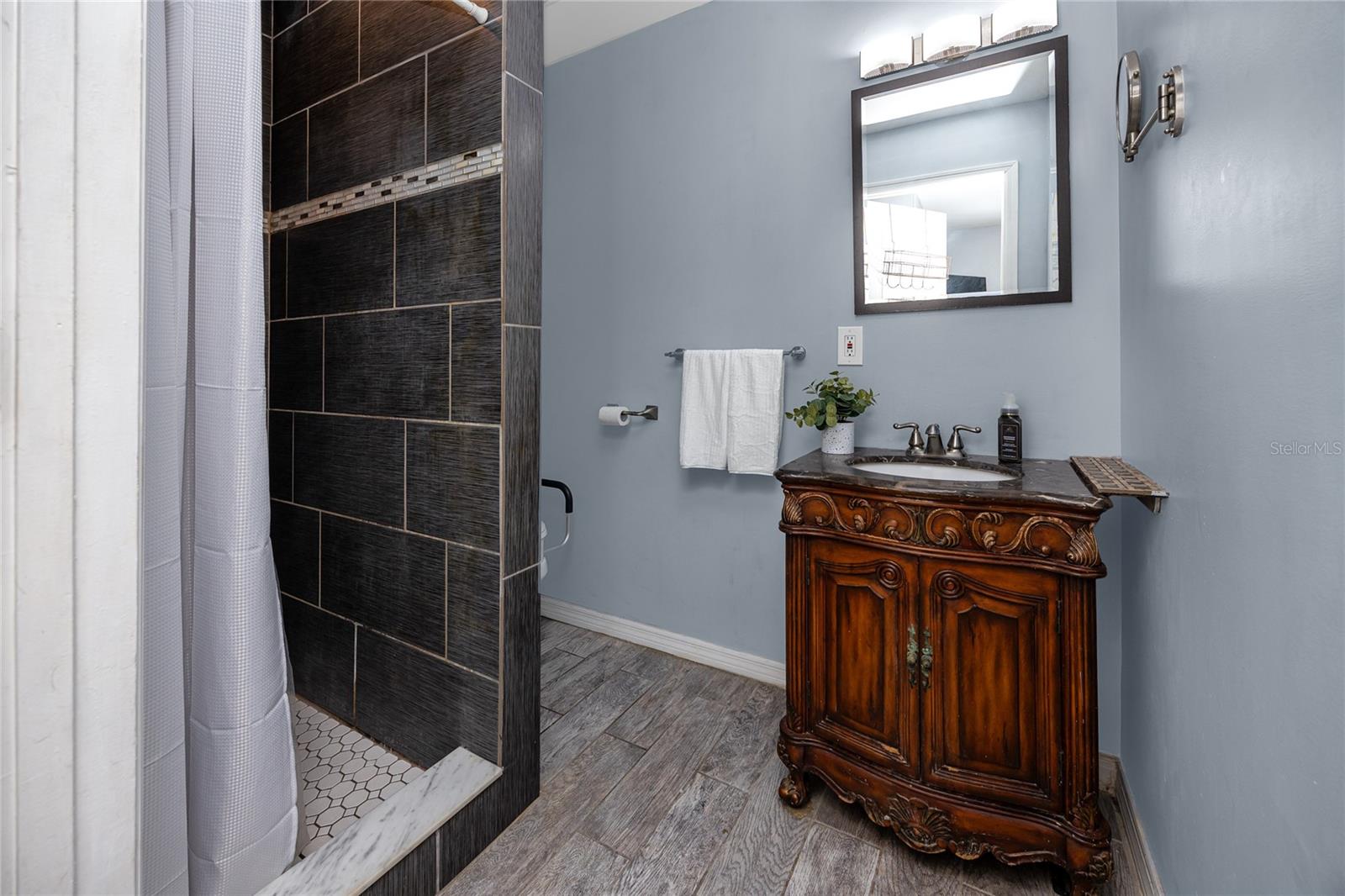 Image 29 of 44 For 6084 71st Avenue N