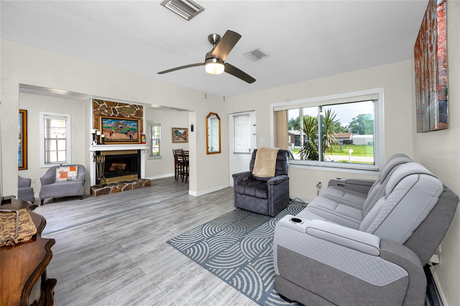 Image 6 of 44 For 6084 71st Avenue N