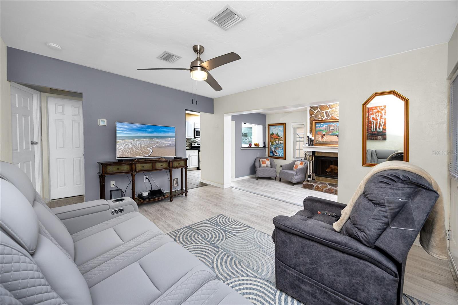 Image 7 of 44 For 6084 71st Avenue N