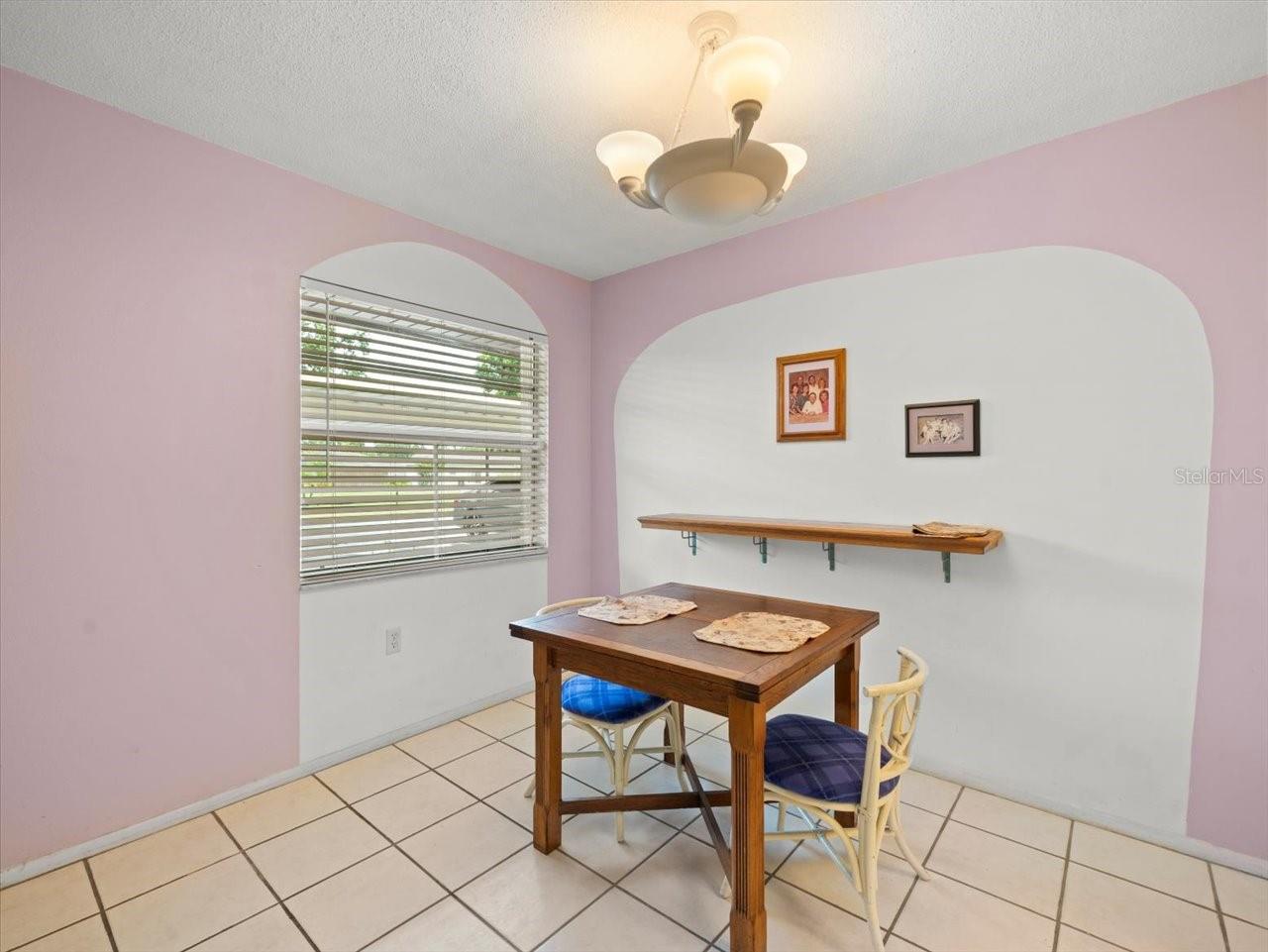 Image 10 of 31 For 2357 Walton Circle M6