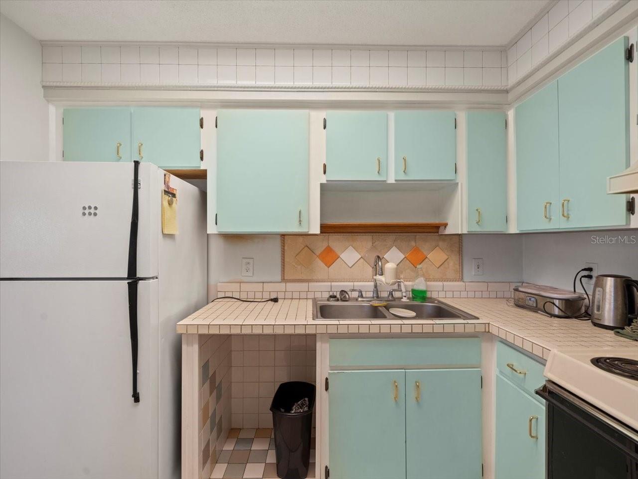 Image 12 of 31 For 2357 Walton Circle M6