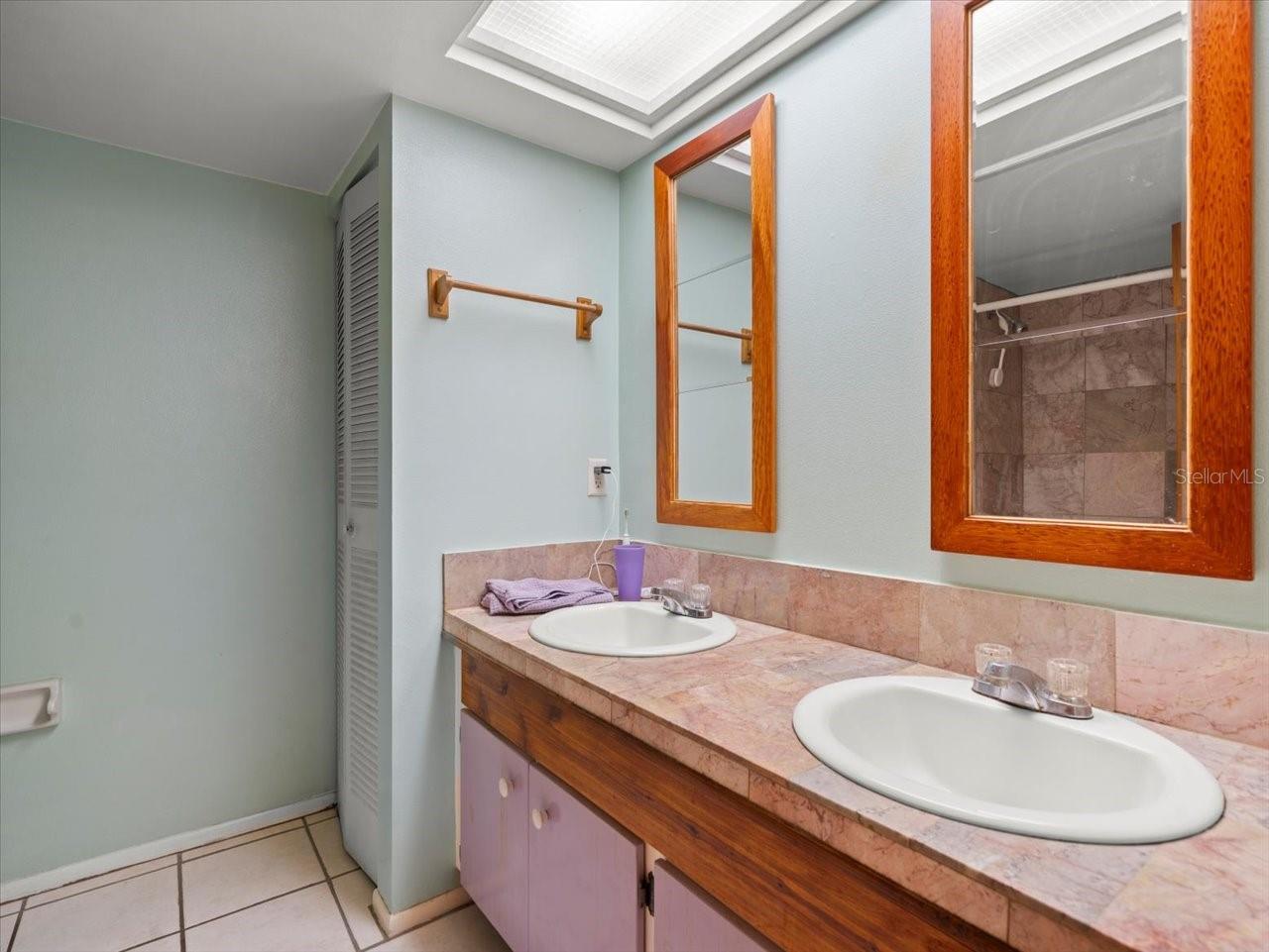 Image 19 of 31 For 2357 Walton Circle M6