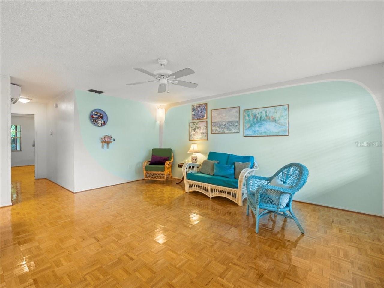 Image 3 of 31 For 2357 Walton Circle M6