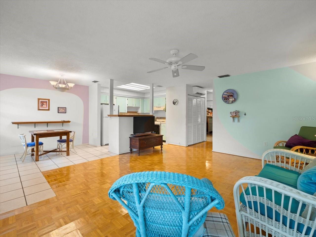 Image 4 of 31 For 2357 Walton Circle M6