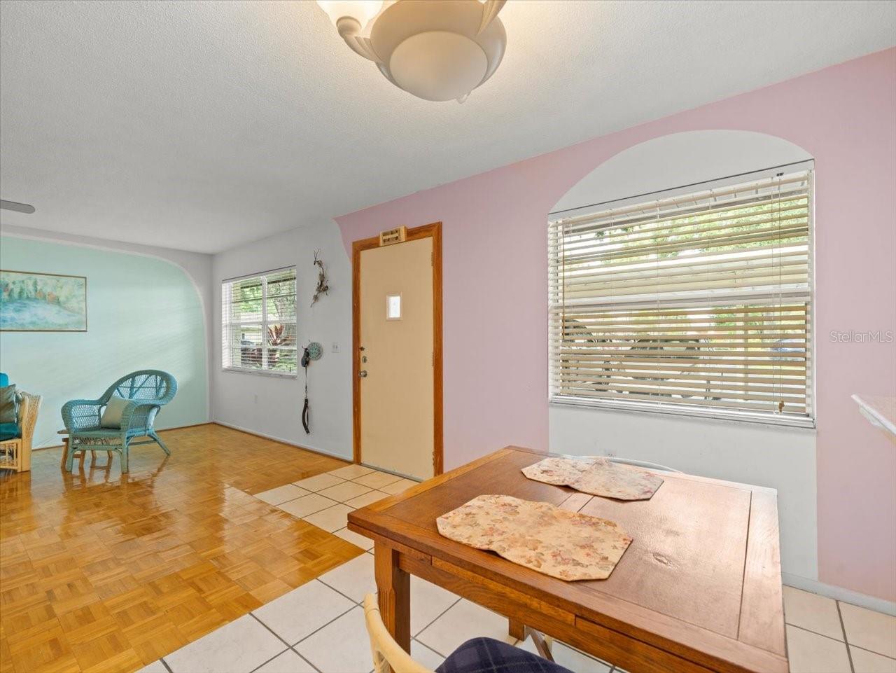Image 7 of 31 For 2357 Walton Circle M6