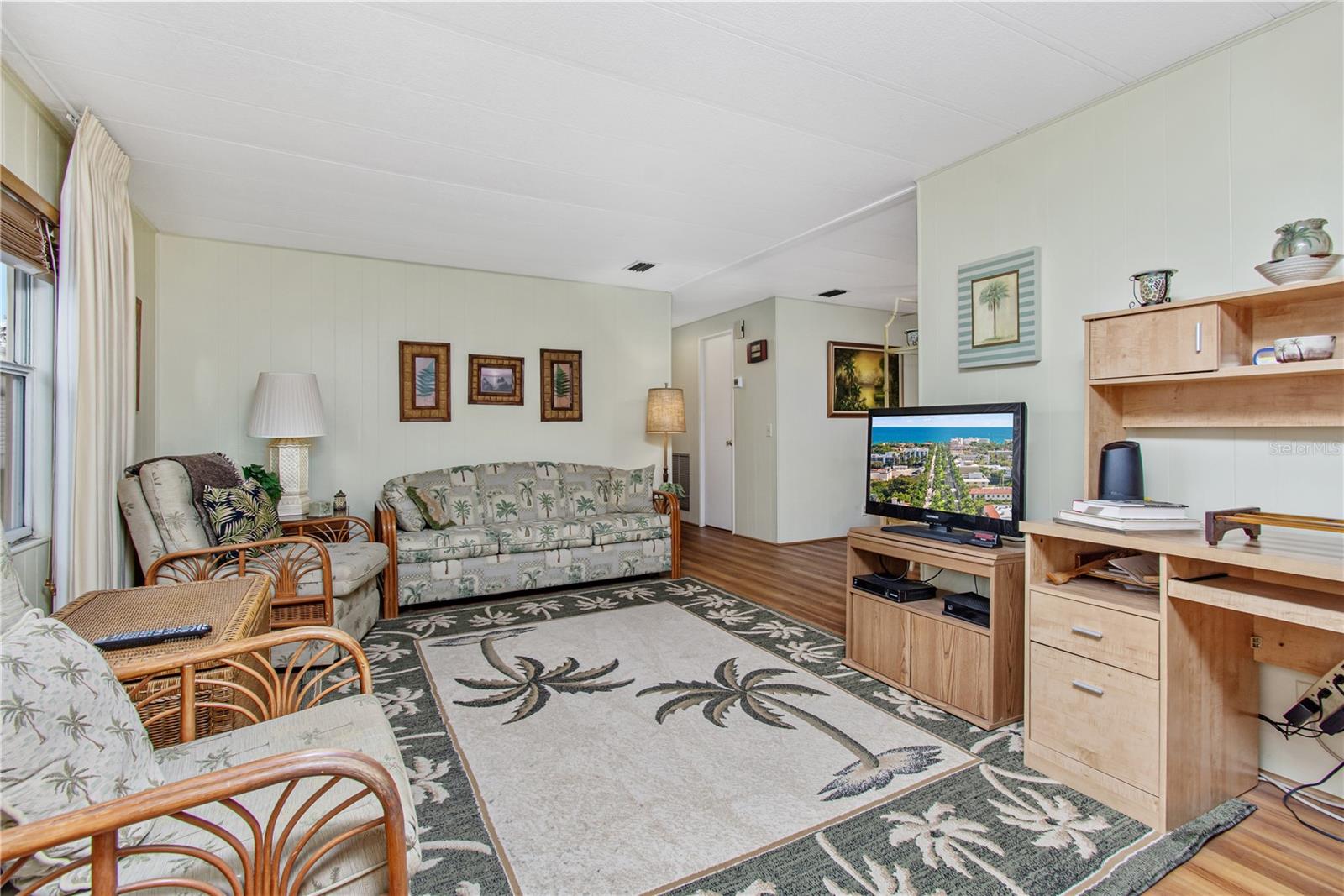Image 11 of 44 For 664 Sugar Palm Street