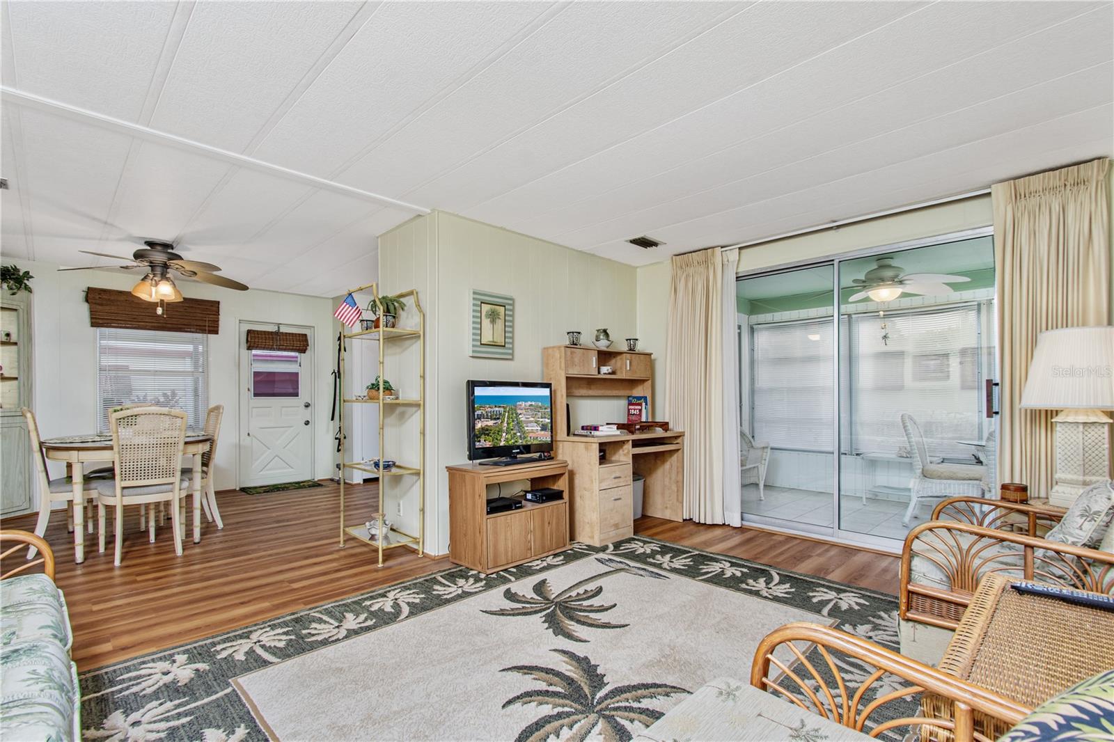 Image 15 of 44 For 664 Sugar Palm Street