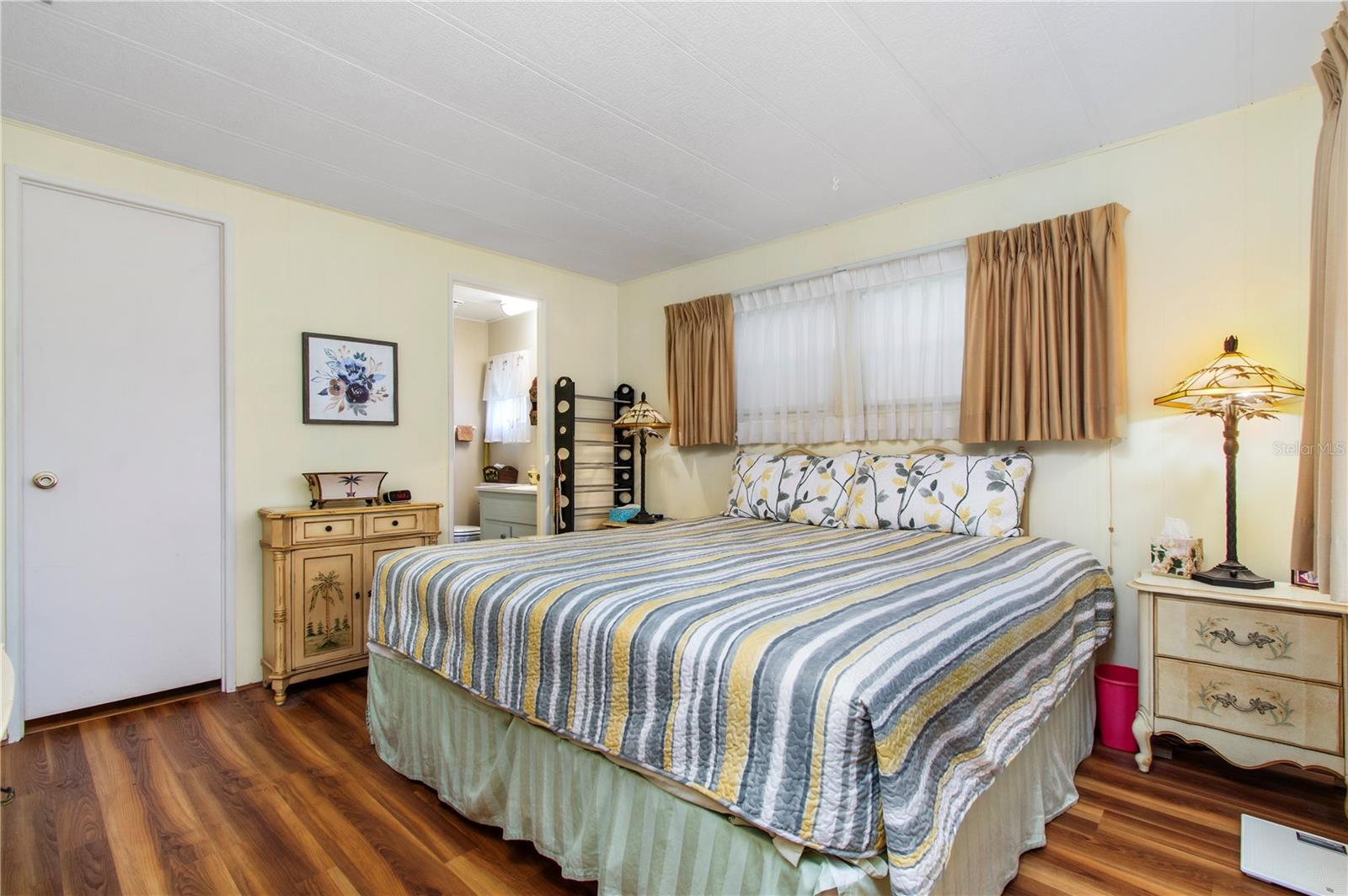Image 17 of 44 For 664 Sugar Palm Street