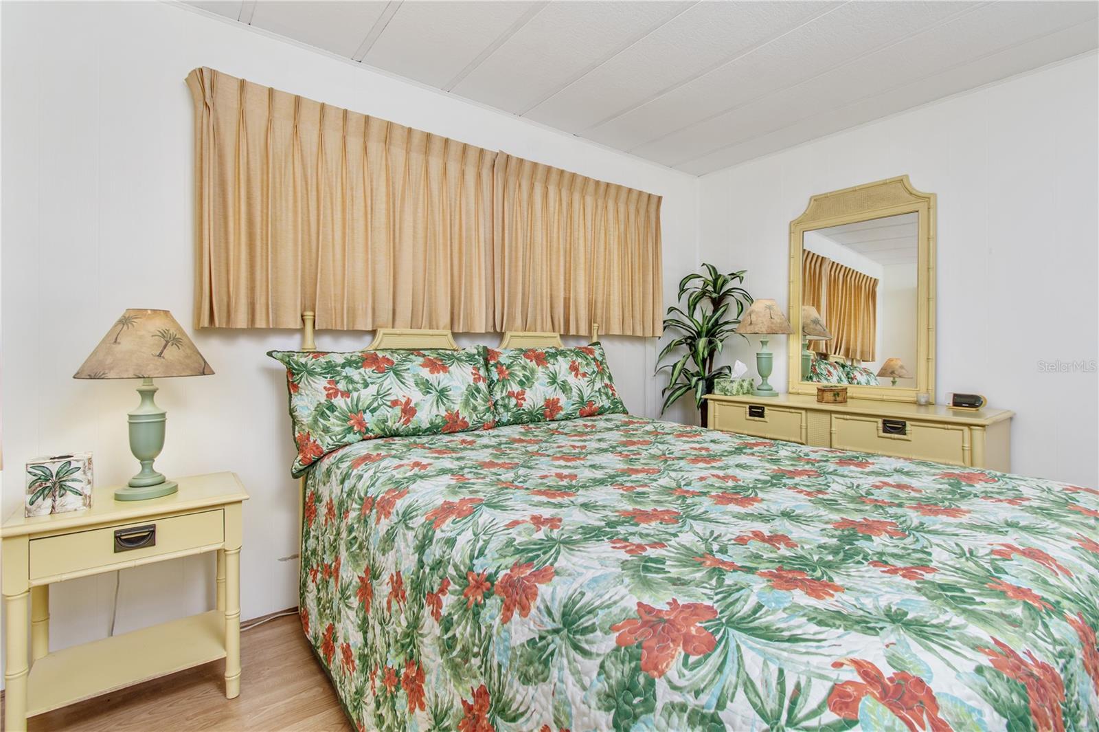 Image 21 of 44 For 664 Sugar Palm Street