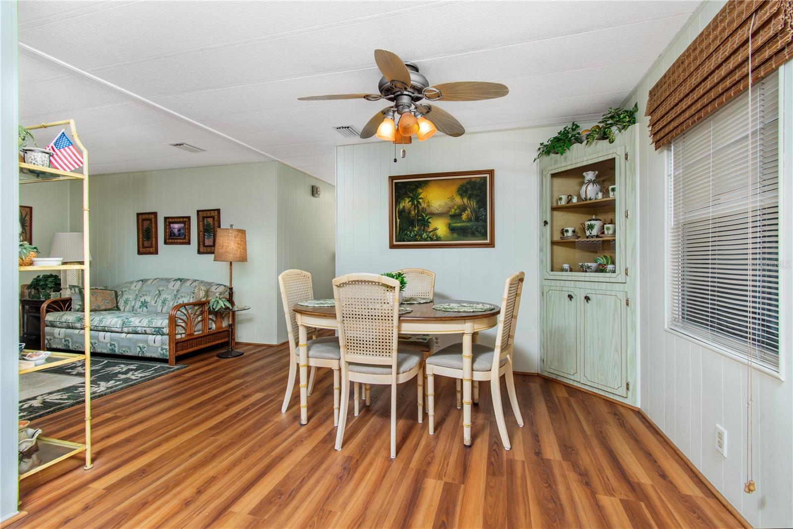 Image 6 of 44 For 664 Sugar Palm Street