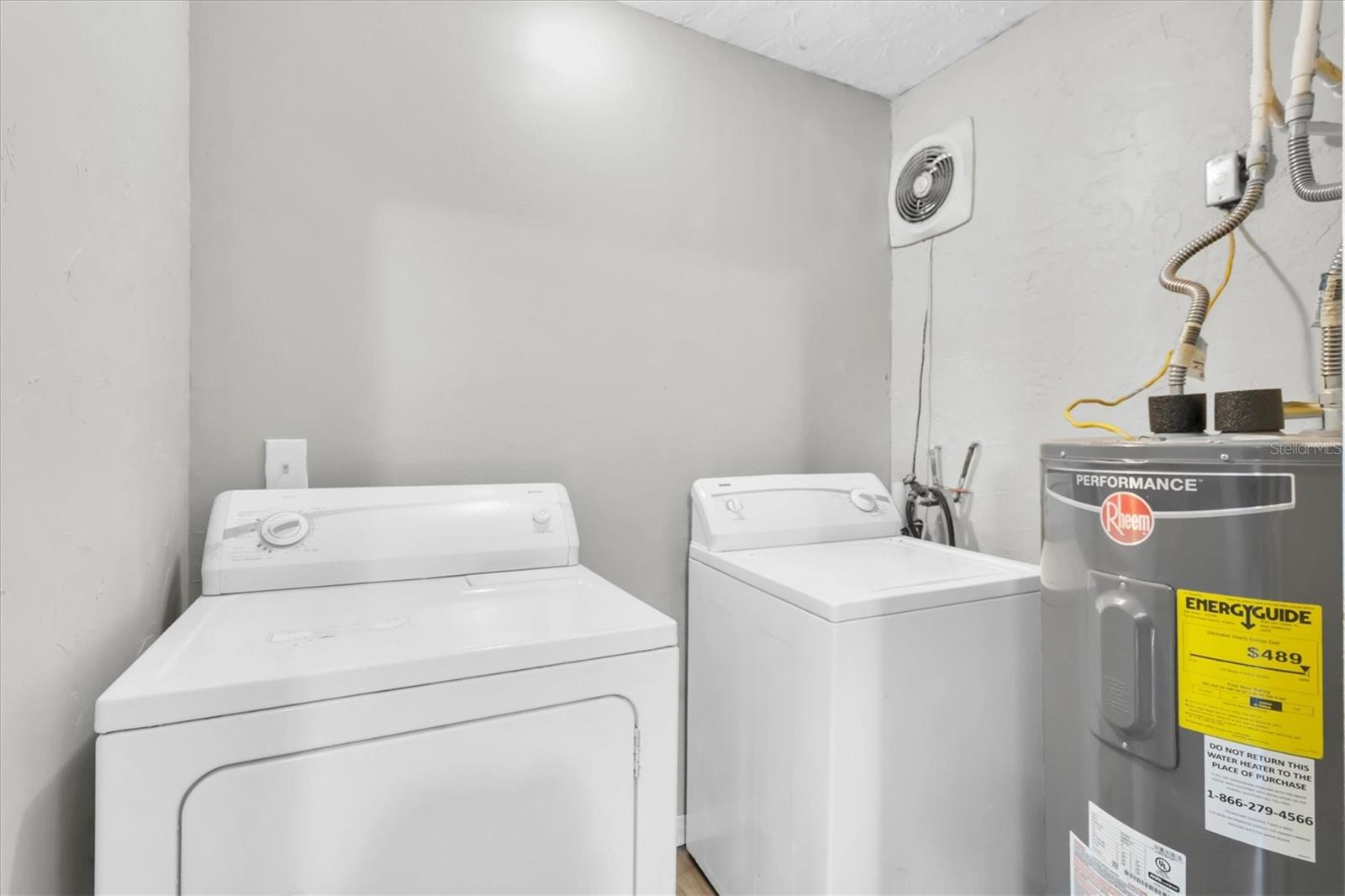Image 30 of 58 For 271 Eastpoint Court