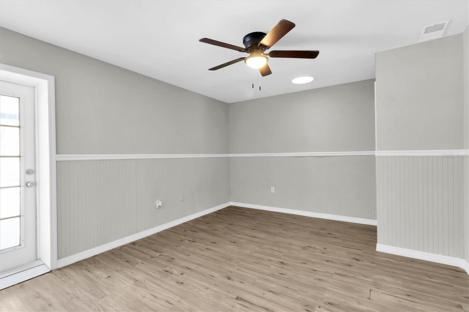 Image 41 of 58 For 271 Eastpoint Court