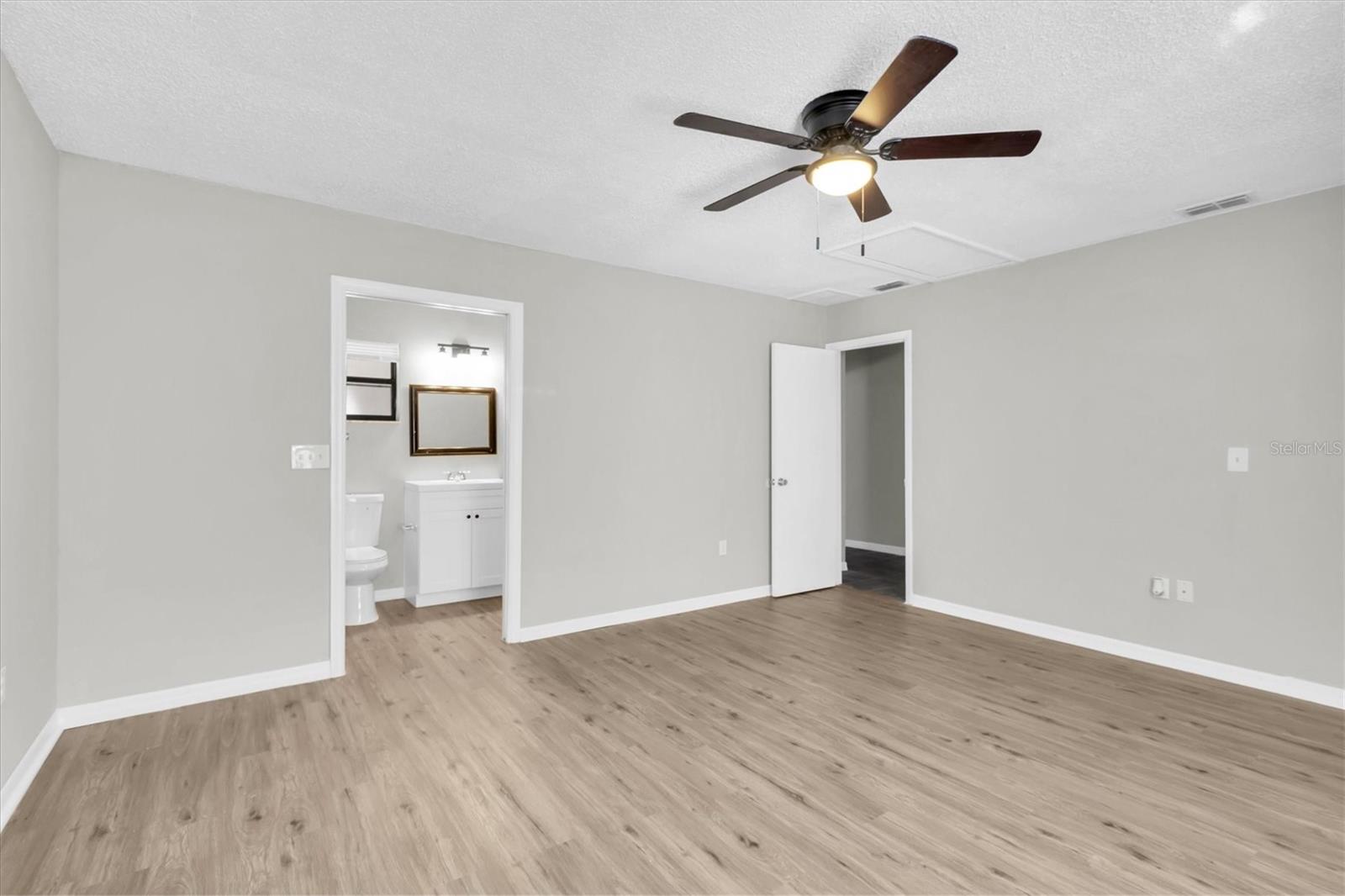Image 45 of 58 For 271 Eastpoint Court