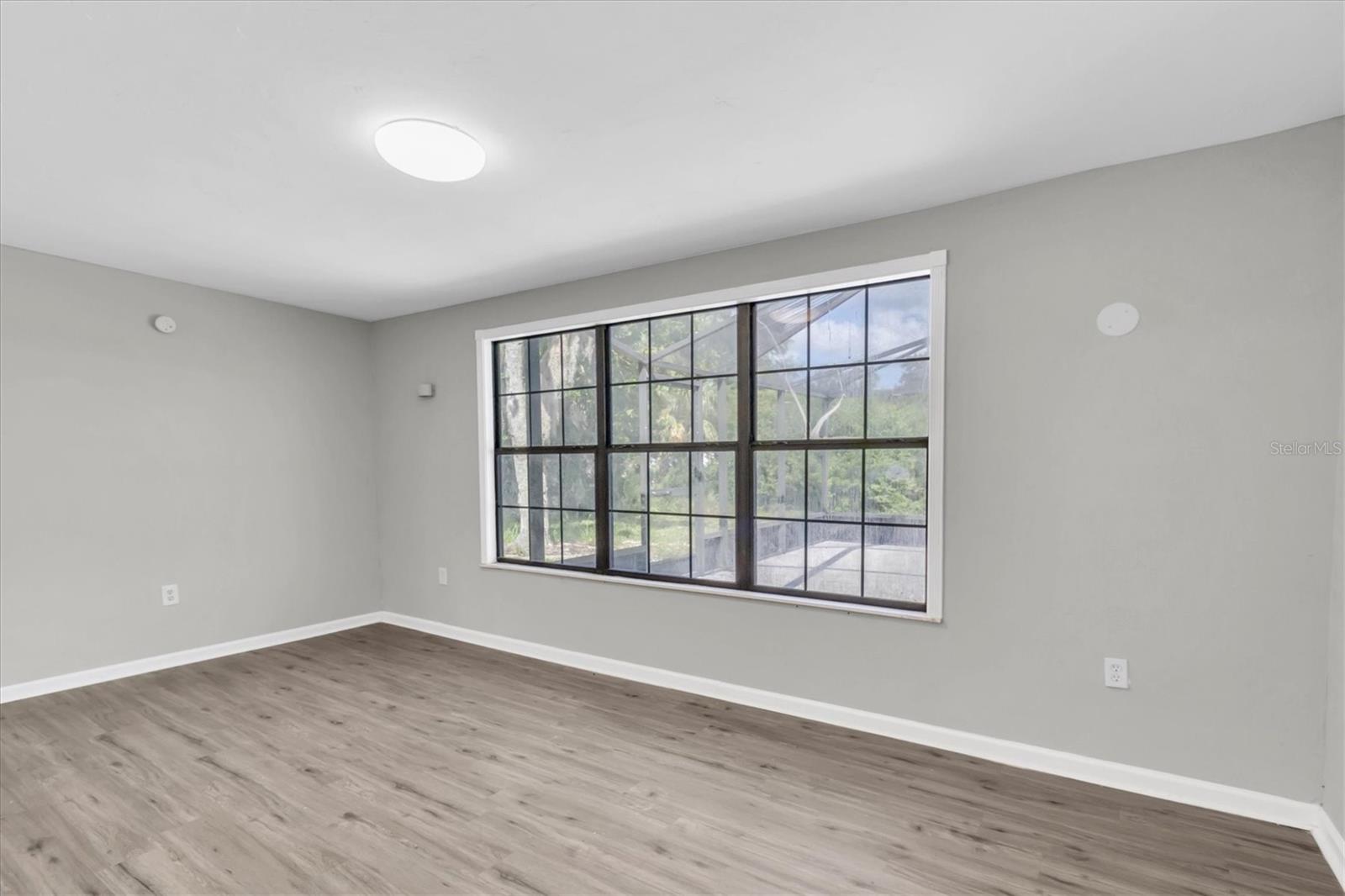 Image 48 of 58 For 271 Eastpoint Court