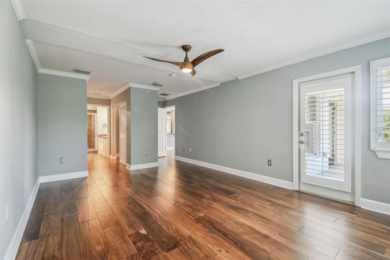 Listing photo id 14 for 435 Oregon Avenue 304