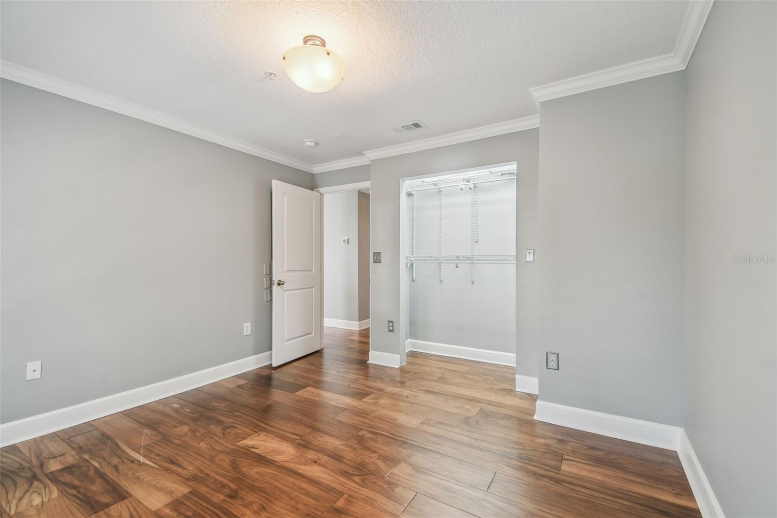 Listing photo id 20 for 435 Oregon Avenue 304