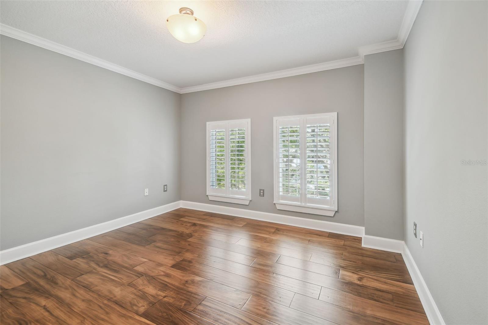 Listing photo id 22 for 435 Oregon Avenue 304