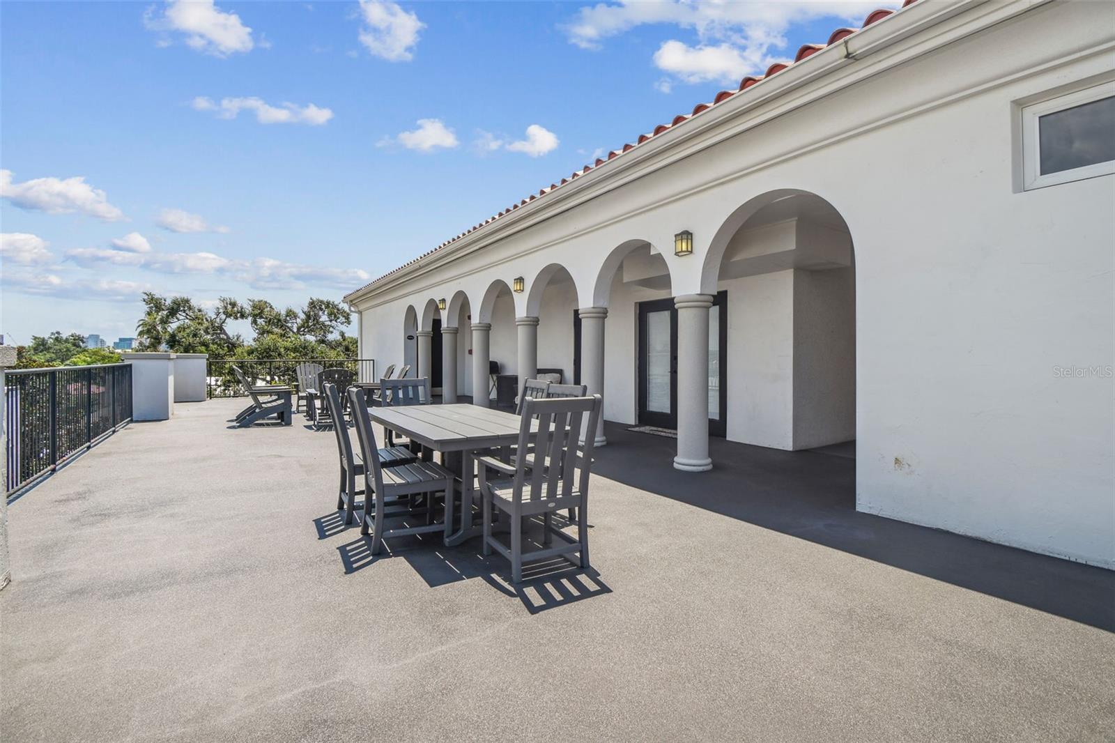 Listing photo id 27 for 435 Oregon Avenue 304