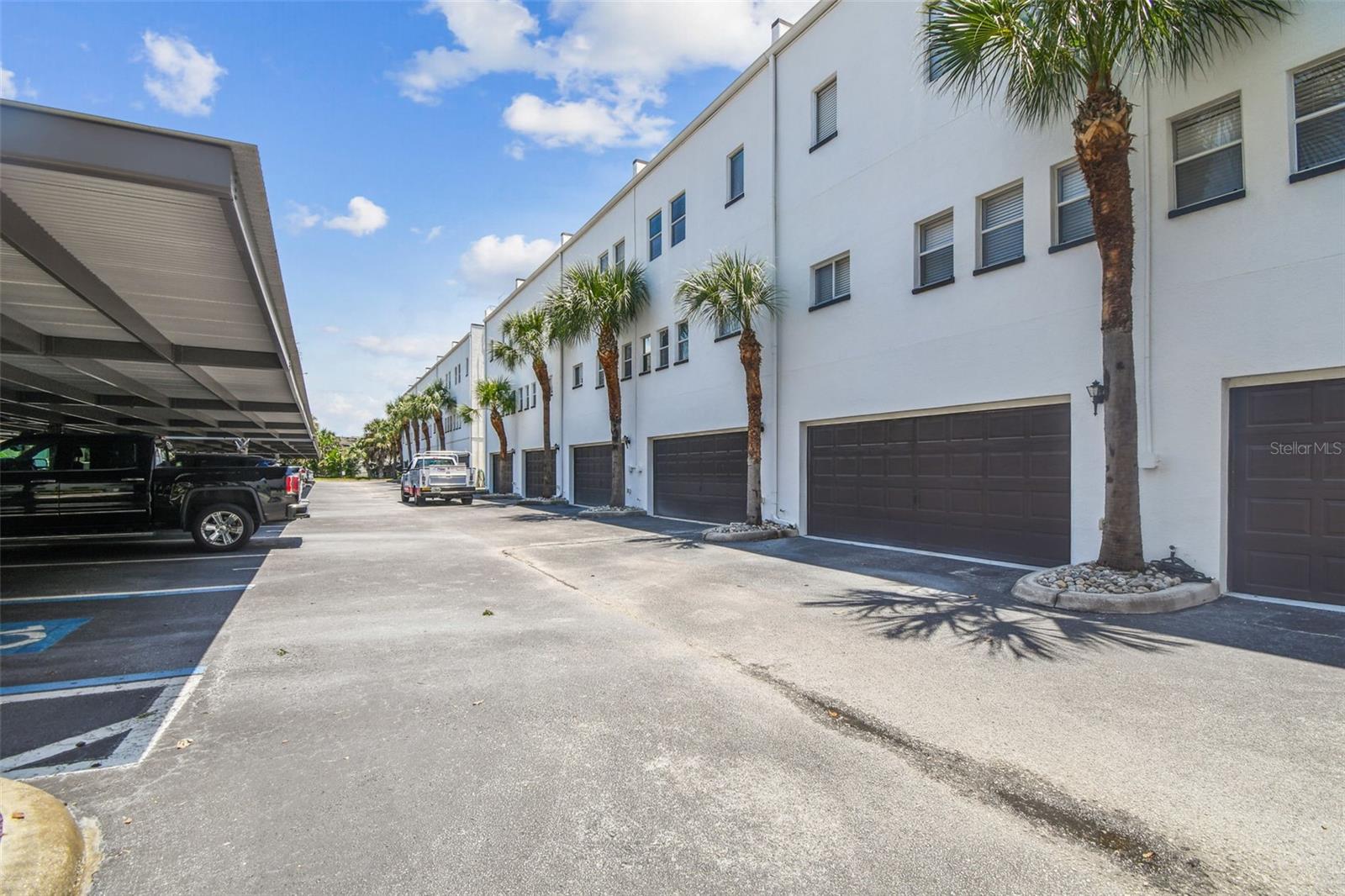Listing photo id 35 for 435 Oregon Avenue 304