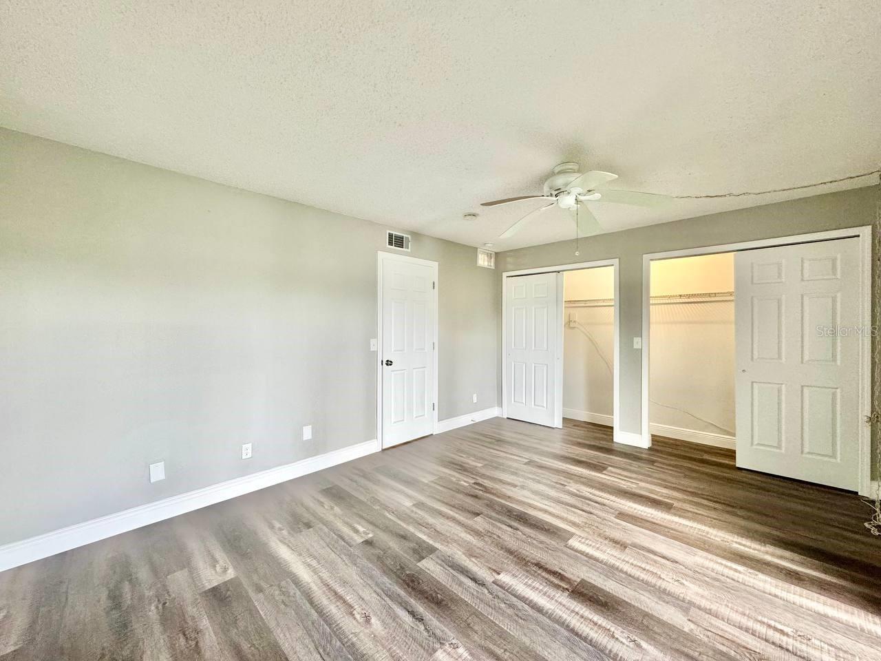 Listing photo id 12 for 9221 Tudor Drive A105