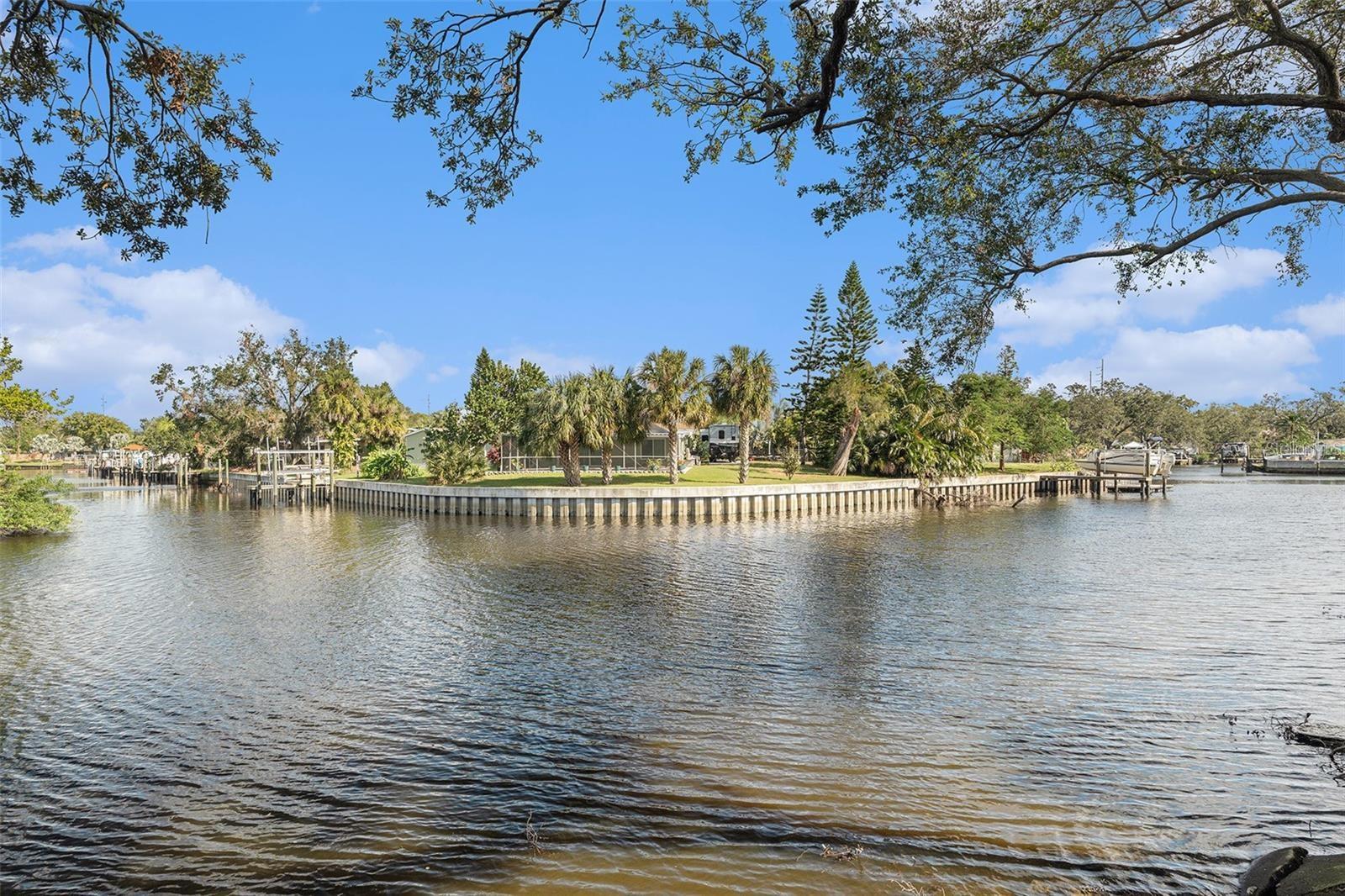 Listing photo id 14 for 9221 Tudor Drive A105