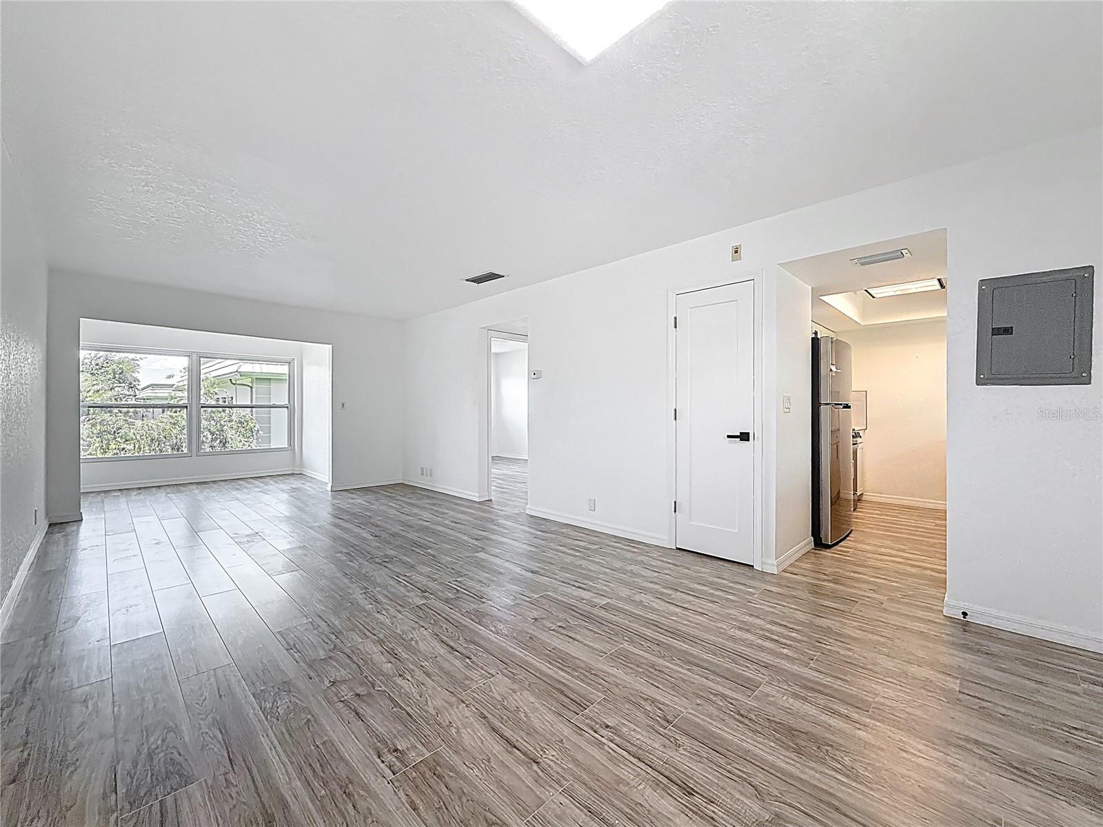 Image 16 of 26 For 1433 Belcher Road B11