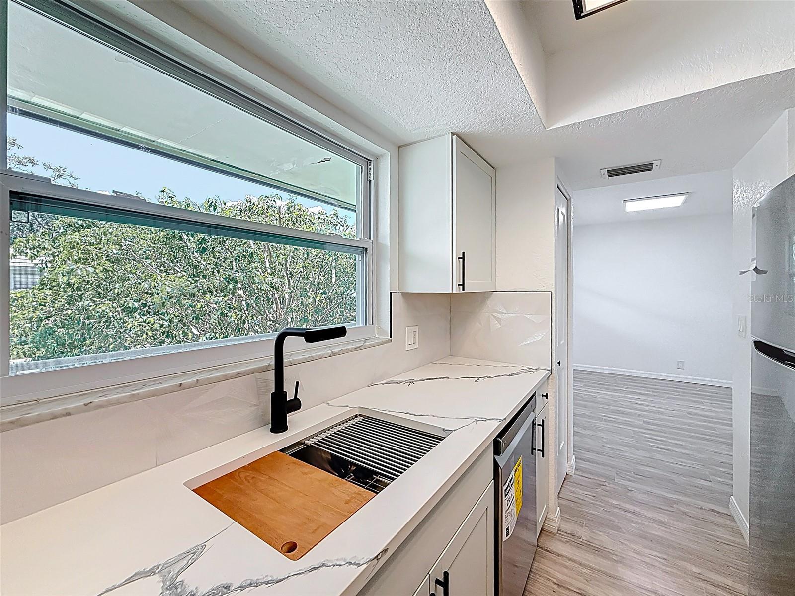 Image 21 of 26 For 1433 Belcher Road B11