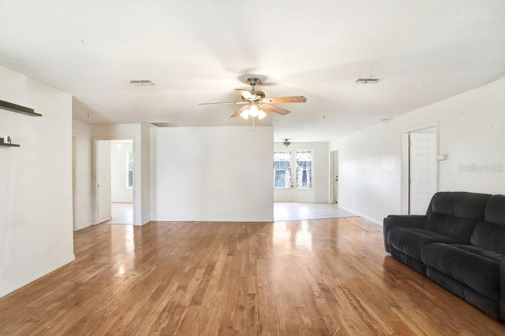 Image 6 of 26 For 7841 Royal Stewart Drive