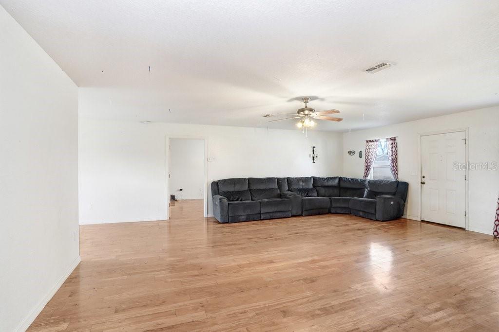 Image 8 of 26 For 7841 Royal Stewart Drive