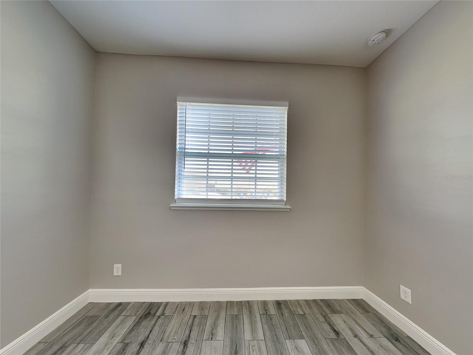 Image 11 of 15 For 1307 Warren Street