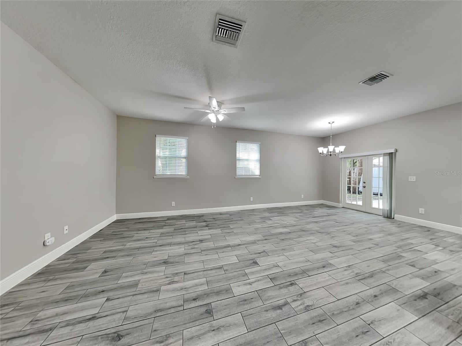 Image 3 of 15 For 1307 Warren Street