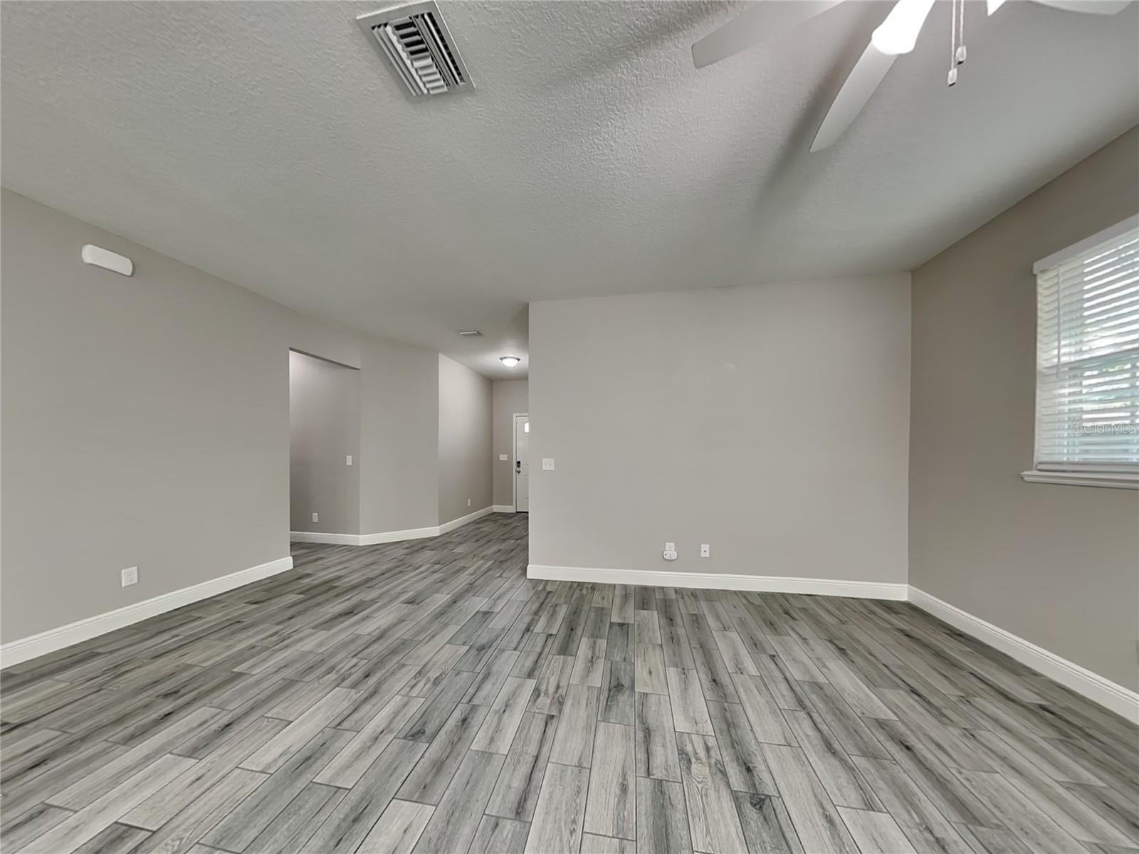 Image 4 of 15 For 1307 Warren Street