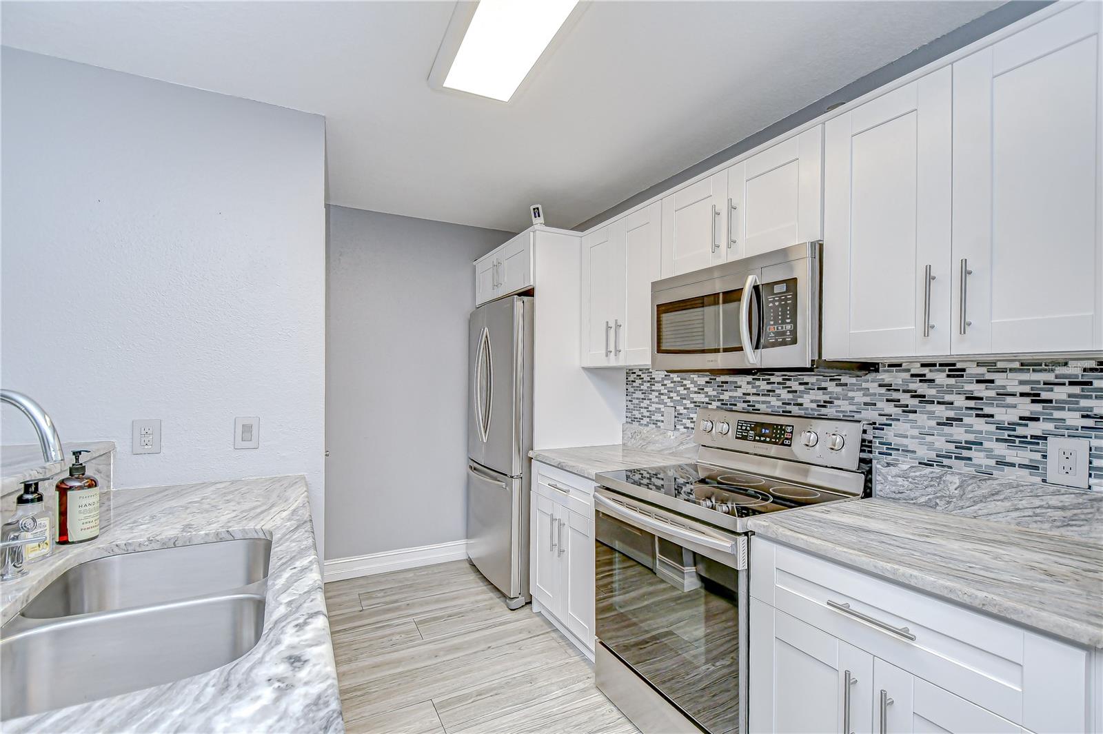 Image 10 of 40 For 9481 Highland Oak Drive 1506